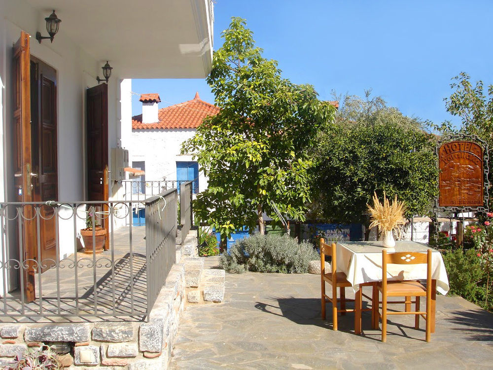 Hotel Paraliako Kyparissi Kyparission Exterior photo